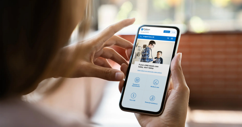 mother looking at children's Wisconsin accessible website 